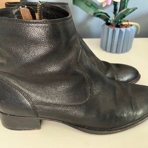 Frye Brooke Short Black Boot 10M
